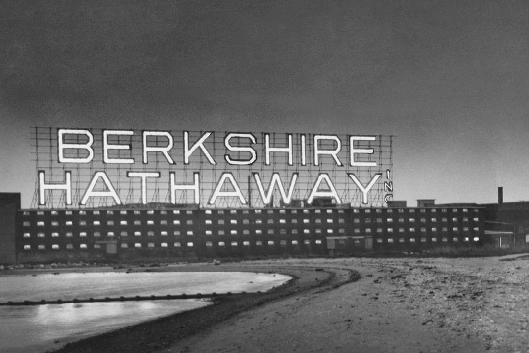 Old black and white shot of Berkshire Hathaway manufacturing company building